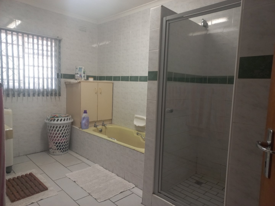 3 Bedroom Property for Sale in Charlesville Western Cape